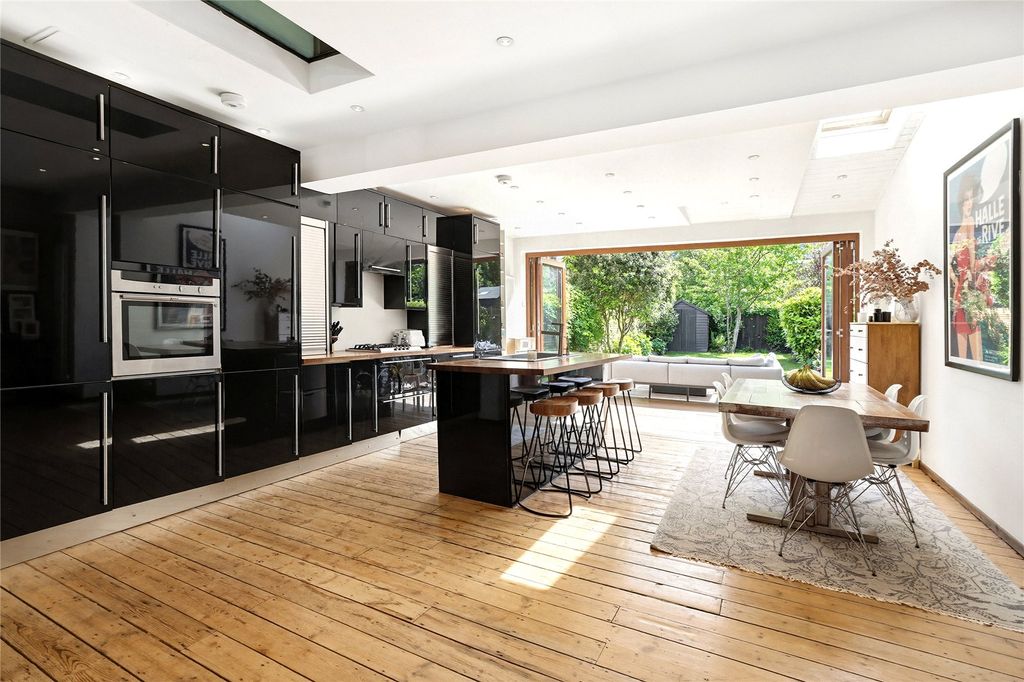 Property photo 1 of 18 Picture No. 08