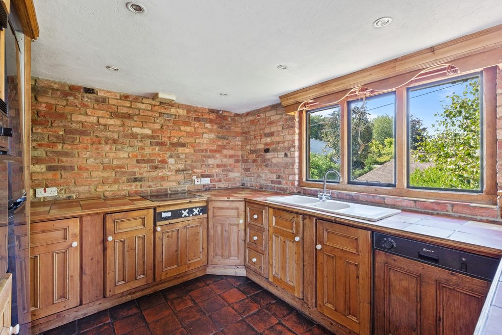 Property photo 3 of 25 4457865