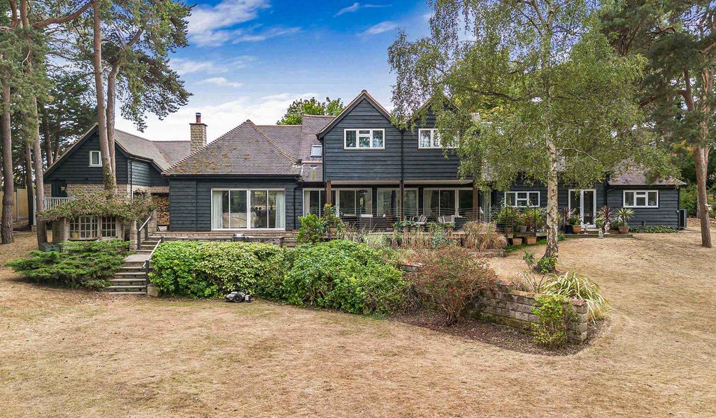 Property photo 1 of 31