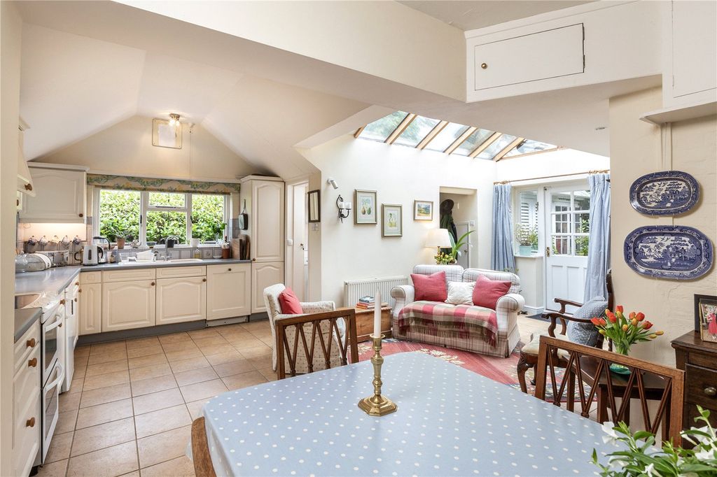 Property photo 2 of 21 Kitchen