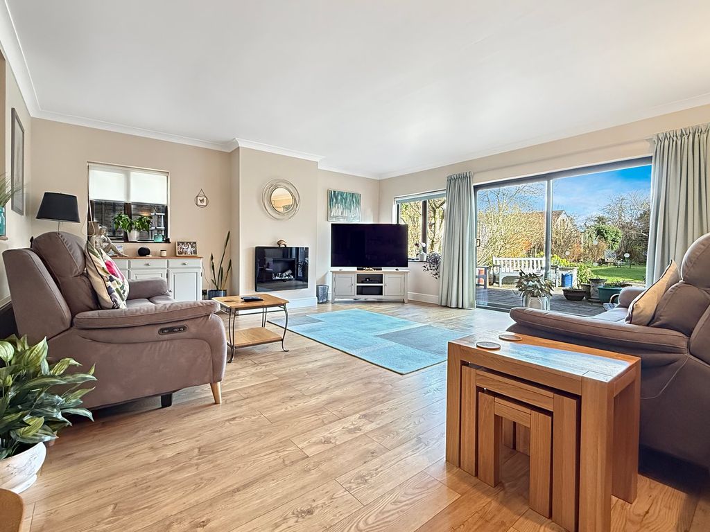 Property photo 3 of 21