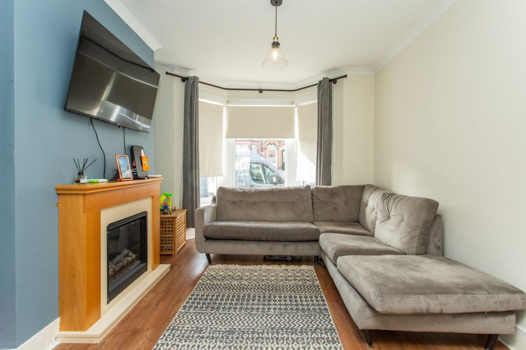 Property photo 3 of 11 Picture 3