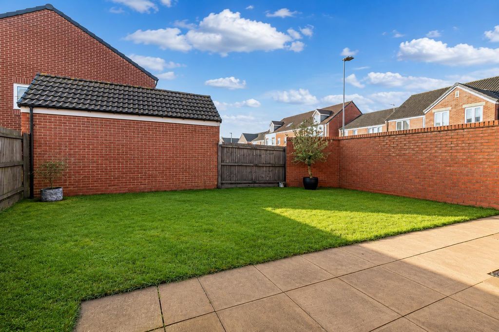 Property photo 2 of 19 4.Png