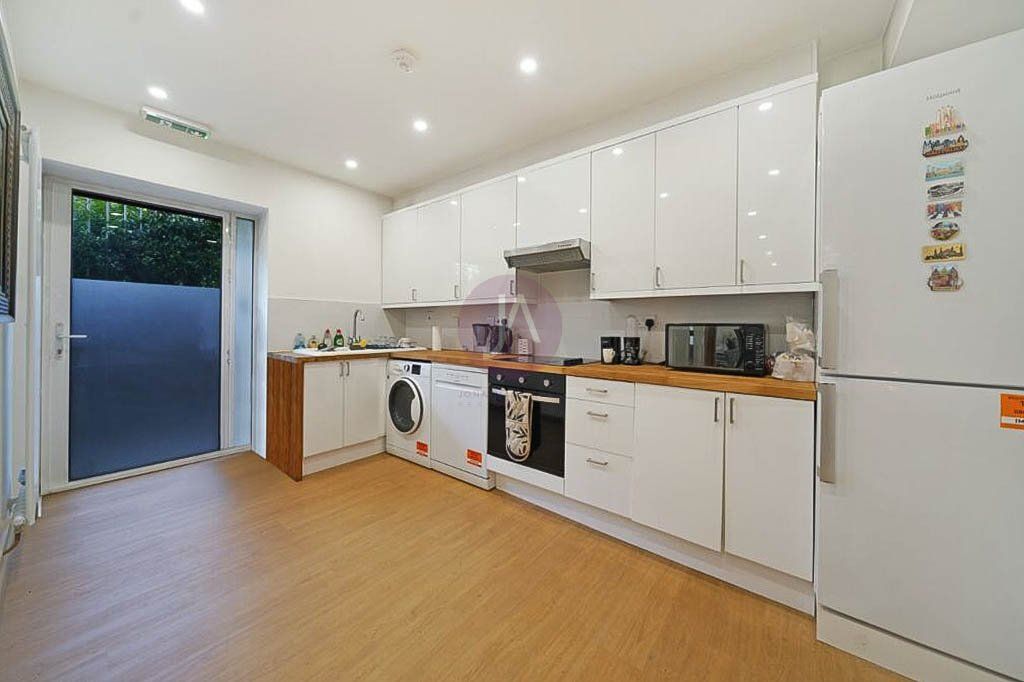 Property photo 3 of 10 Picture No. 13