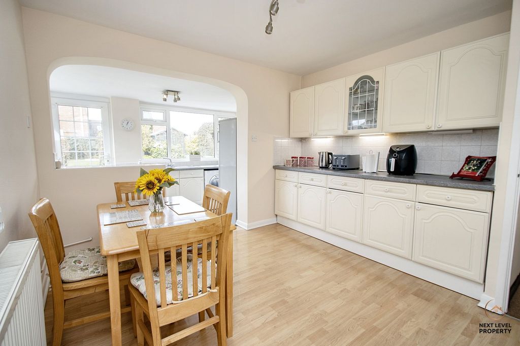 Property photo 3 of 24 Dining Area