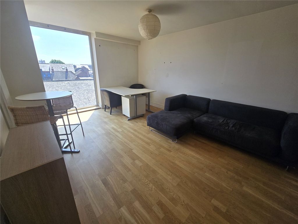 Property photo 3 of 12 Picture No. 04