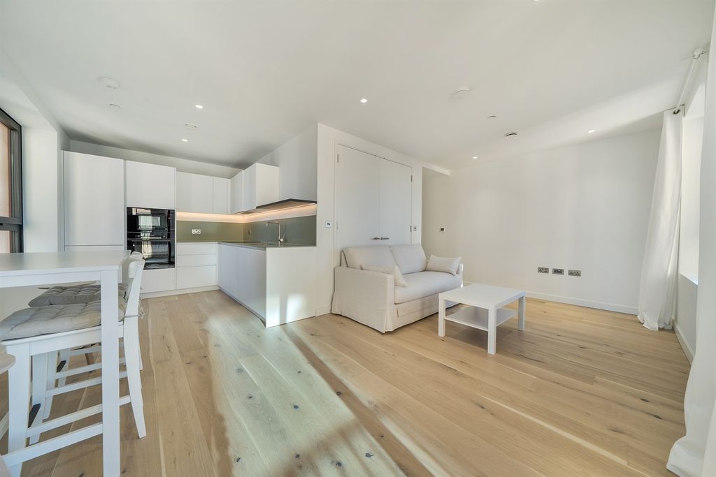 Property photo 1 of 16 (Main)