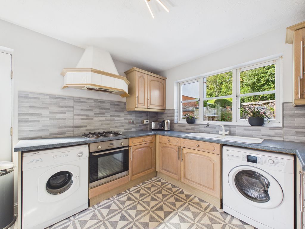 Property photo 3 of 16 Kitchen