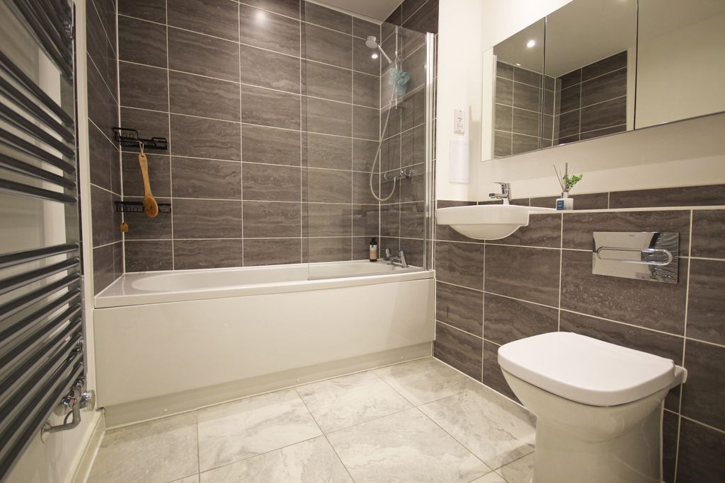 Property photo 3 of 8 Family Bath