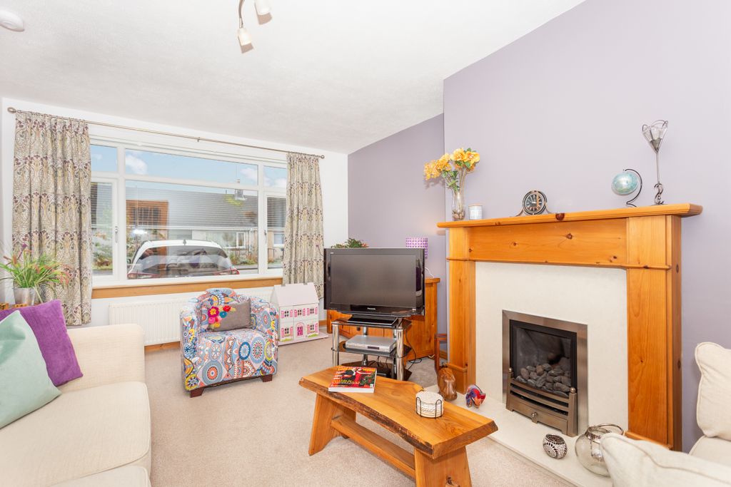 Property photo 2 of 29 Lounge