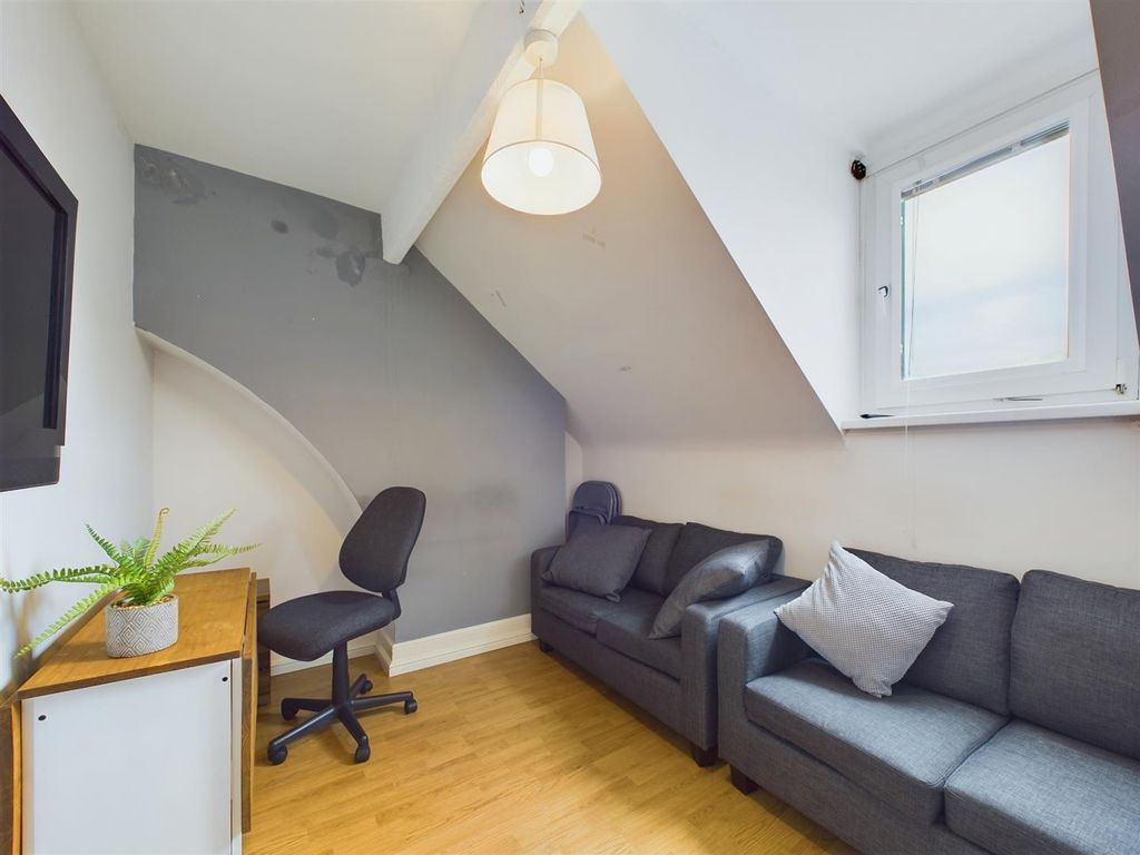 Property photo 3 of 6 Cam02699G0-Pr0131-Still007.Jpg