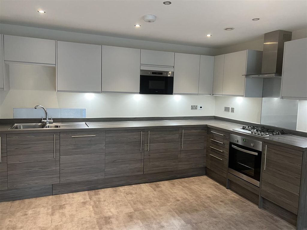 Property photo 2 of 12 Image00009.Jpeg