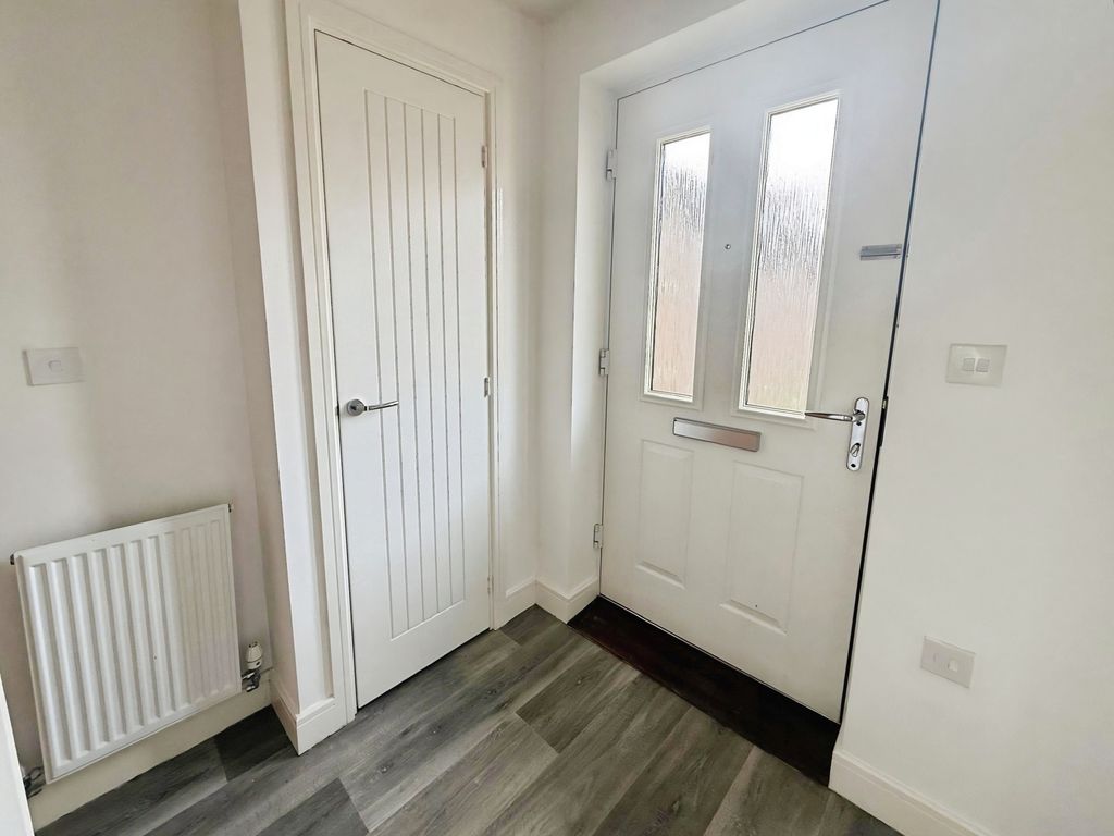 Property photo 2 of 15 Hallway