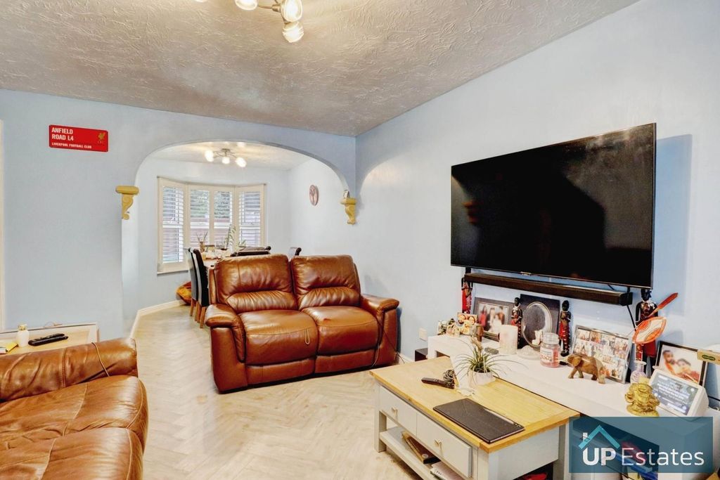 Property photo 3 of 24