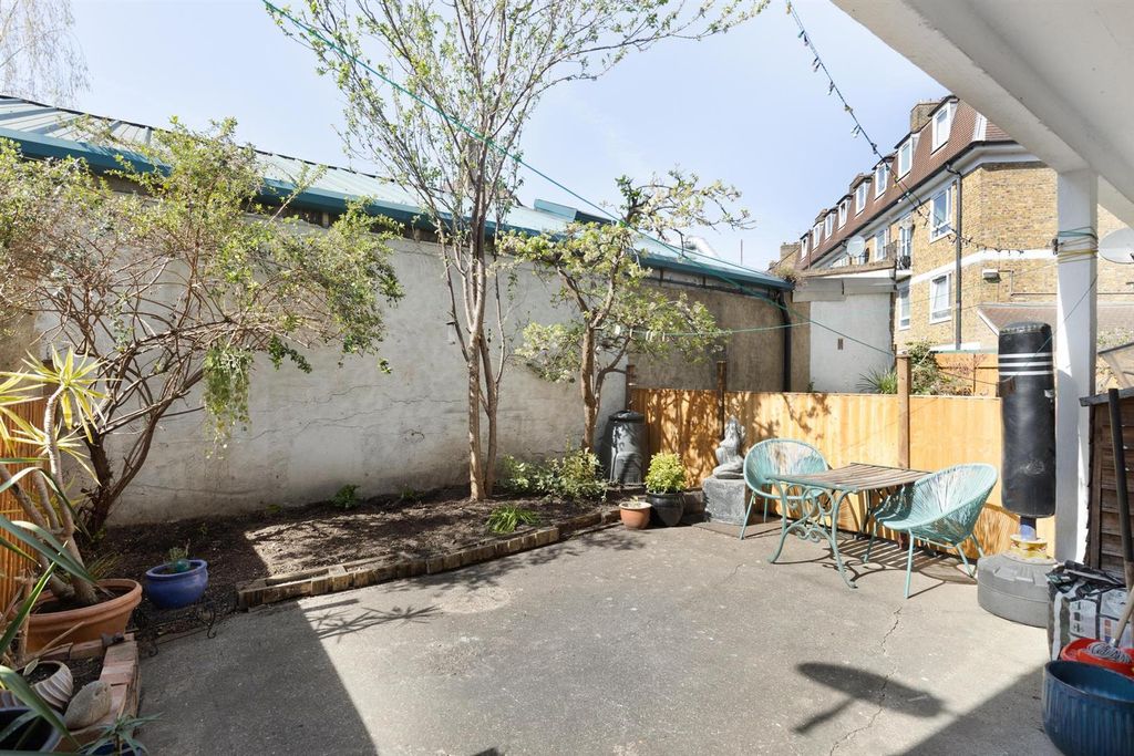 Property photo 3 of 16 Pbck3216.Jpg