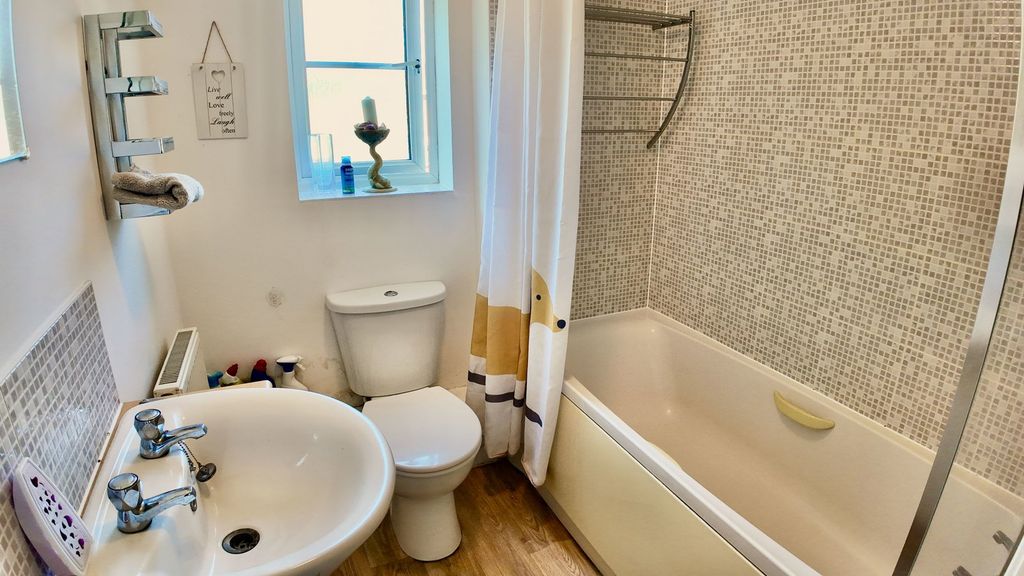 Property photo 3 of 14
