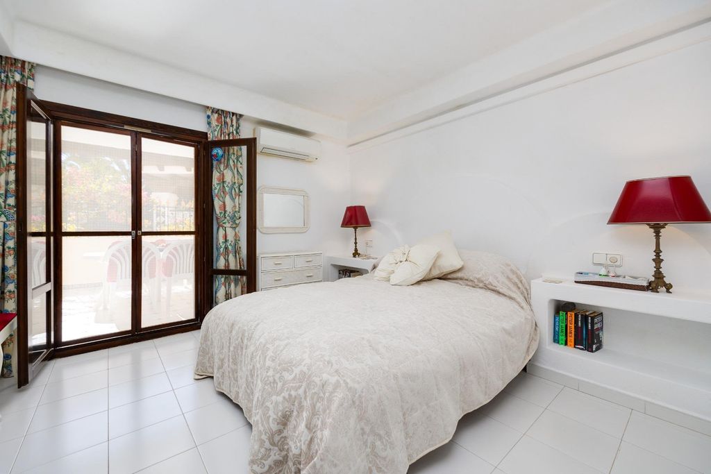 Property photo 3 of 40