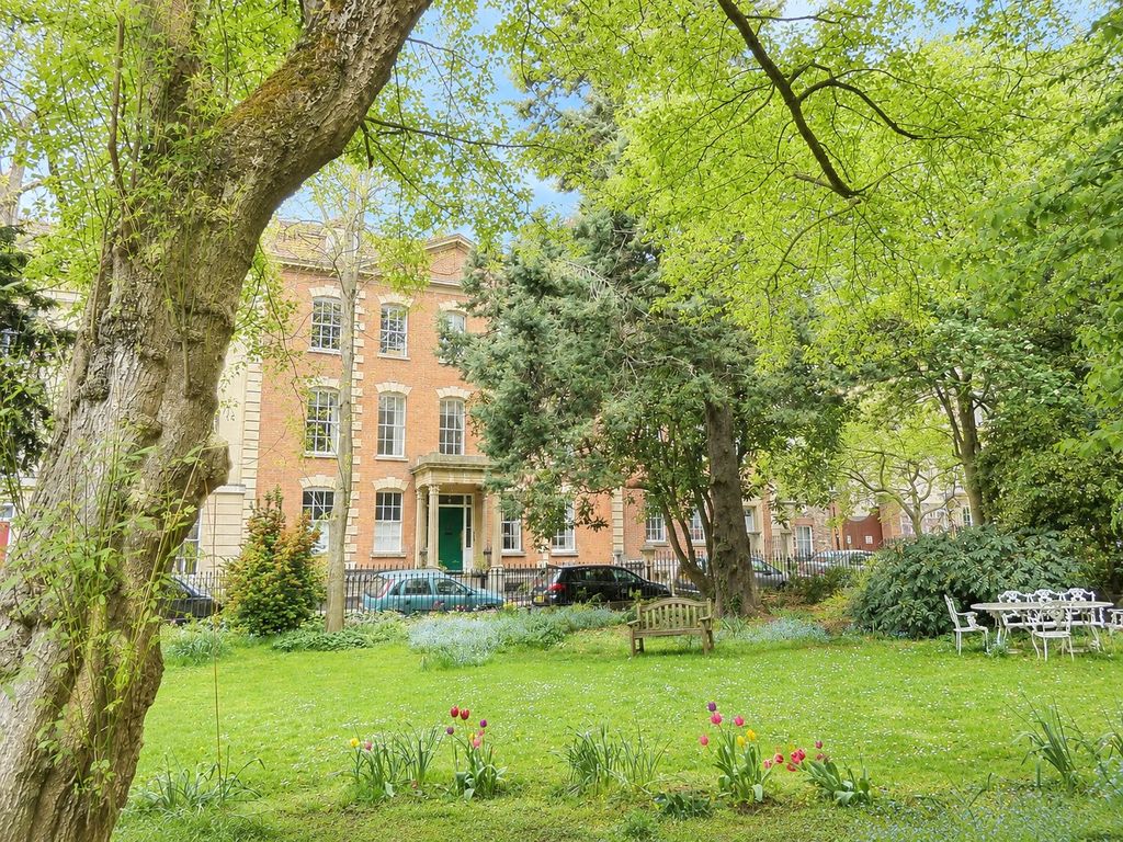 Property photo 2 of 12 Picture No. 11