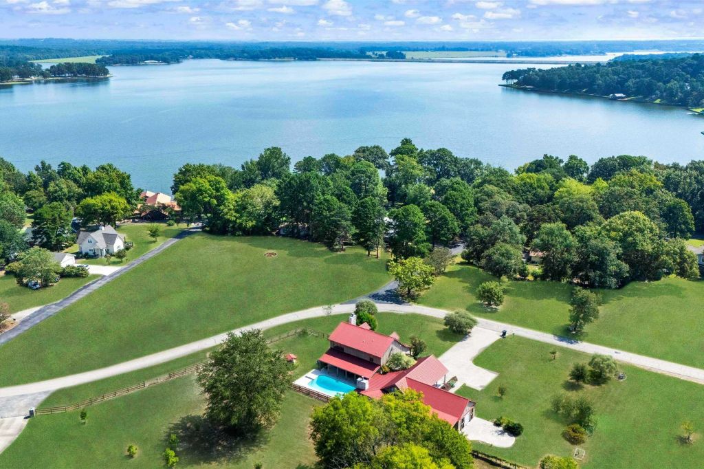 Property photo 1 of 31