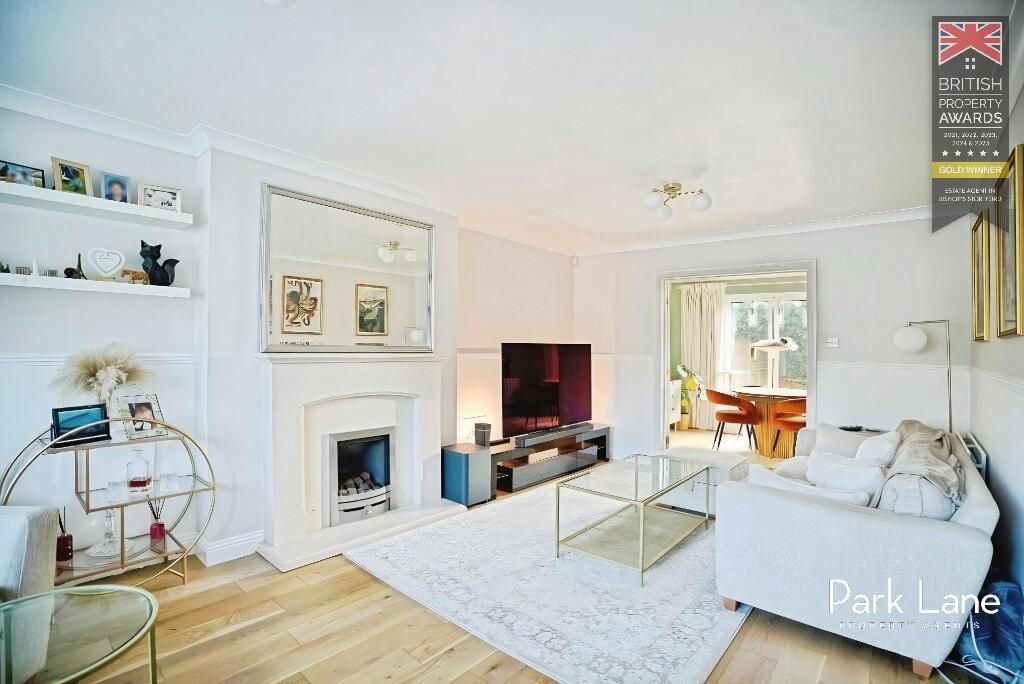 Property photo 2 of 33