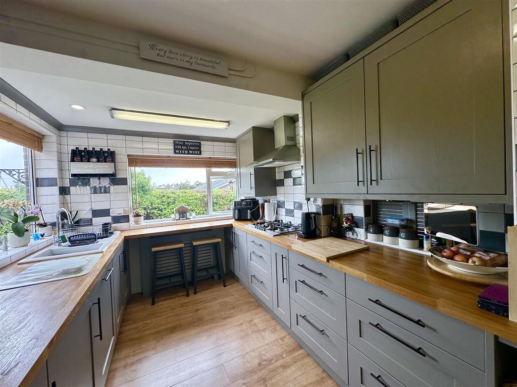 Property photo 2 of 44