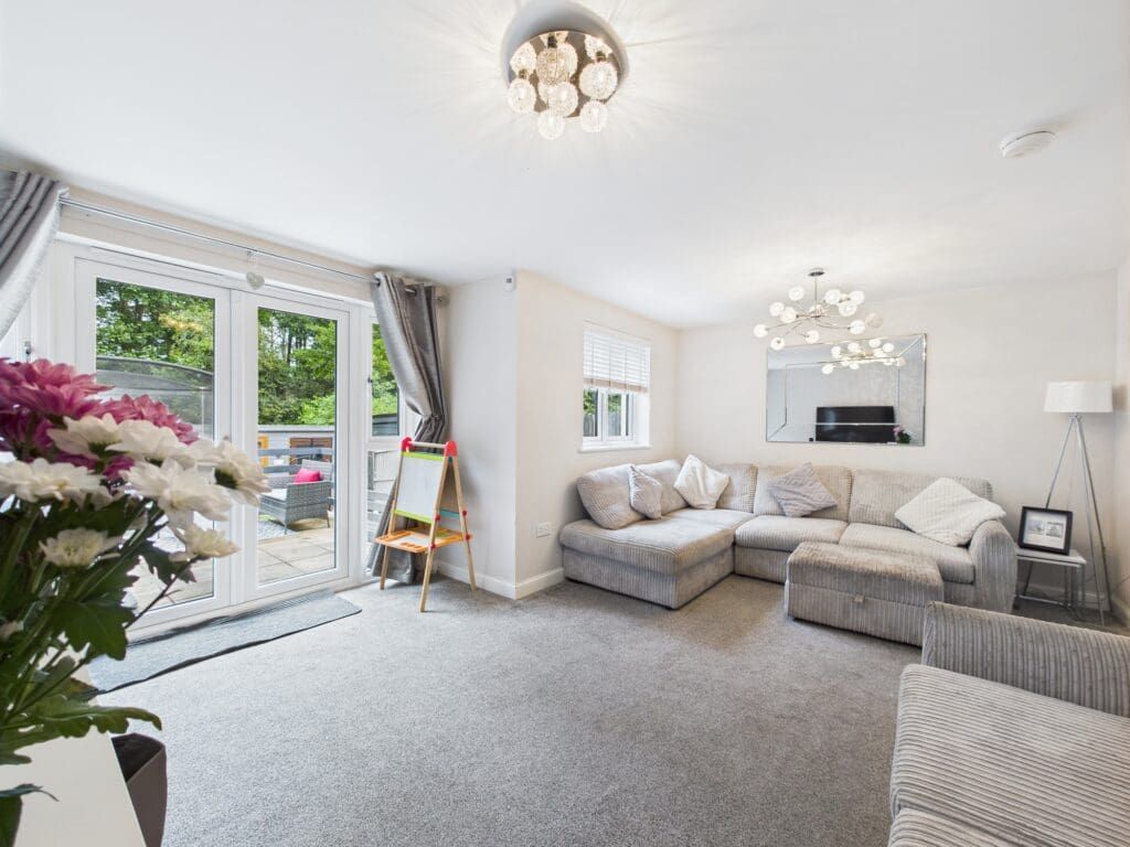 Property photo 2 of 33