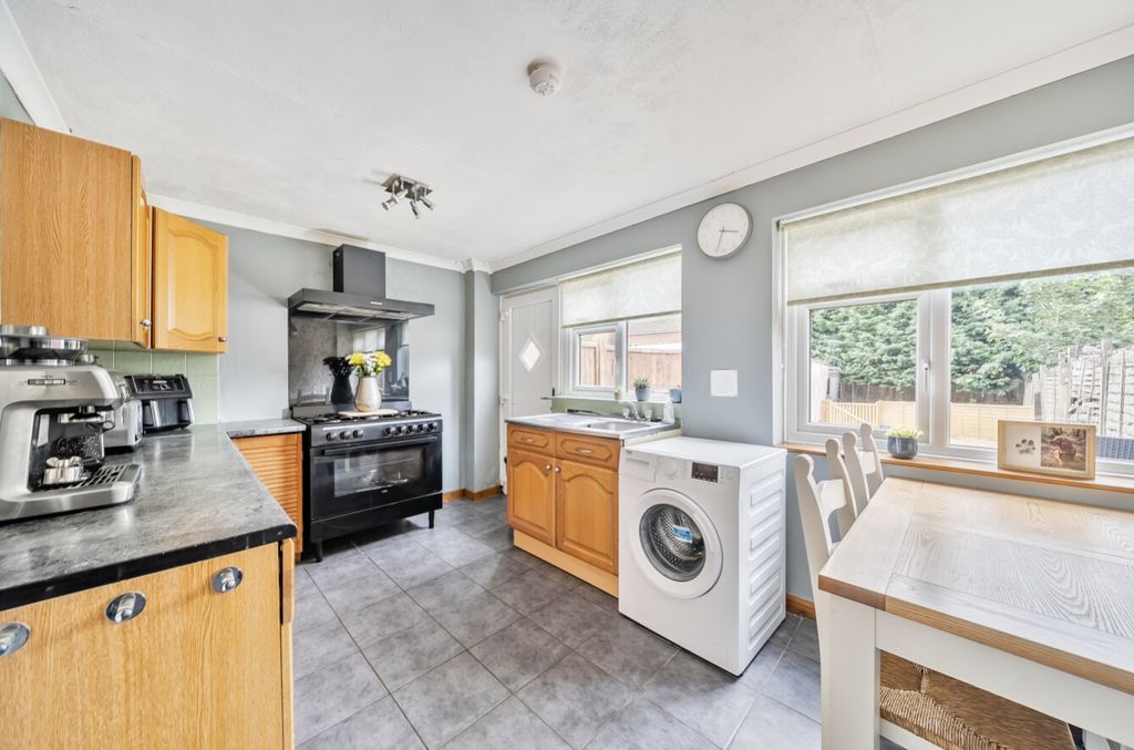 Property photo 3 of 13 1329357-8-687Fb95191F28