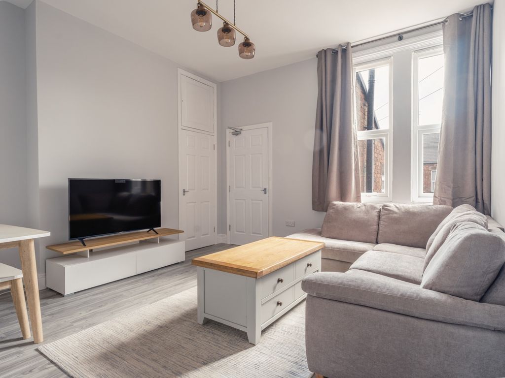 Property photo 2 of 11 4112041
