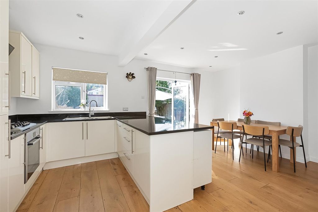 Property photo 3 of 15 Kitchen / Dining Room
