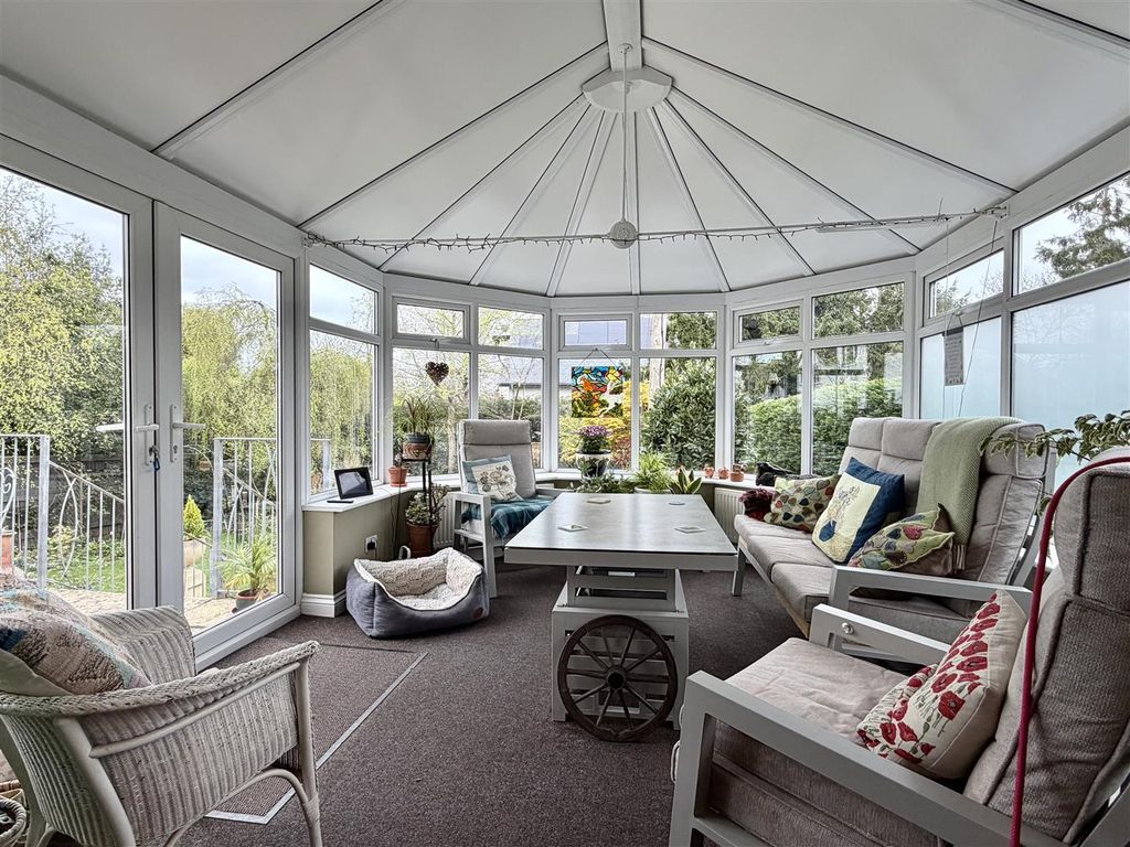 Property photo 3 of 28