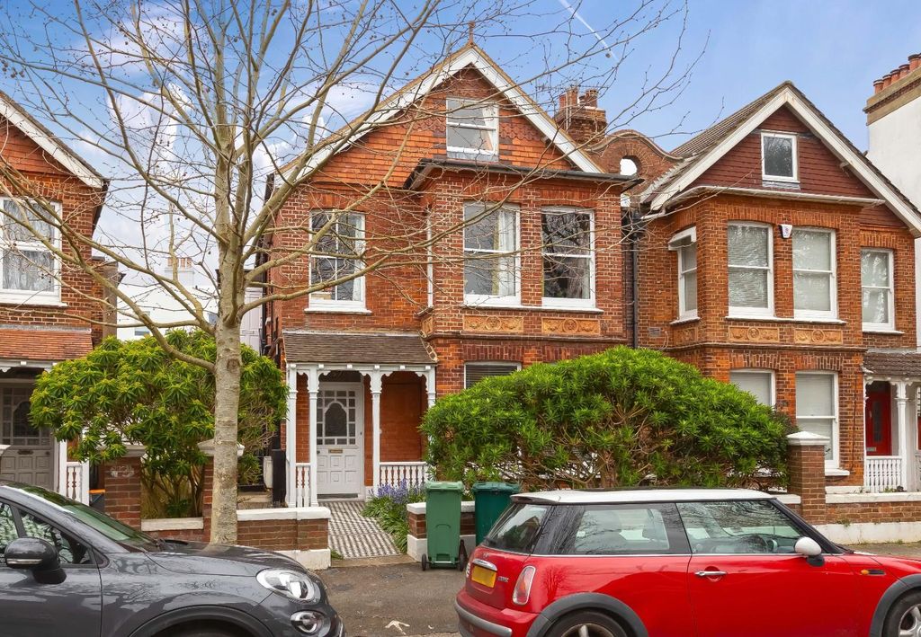 Property photo 1 of 26 Pembroke Crescent_26.Jpg