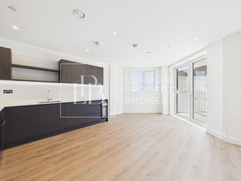 Property photo 2 of 13