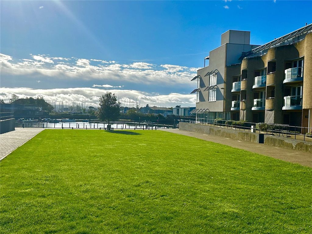 Property photo 1 of 19 Almansa Way 1