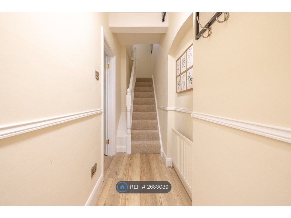 Property photo 2 of 35