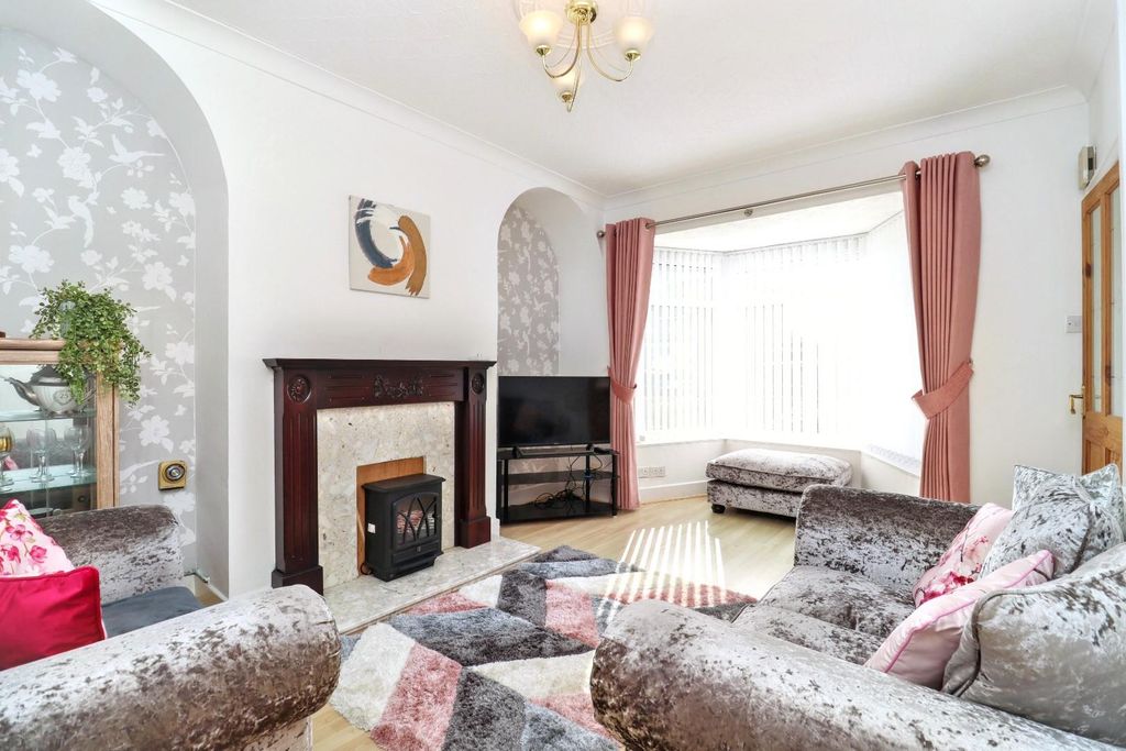 Property photo 2 of 15
