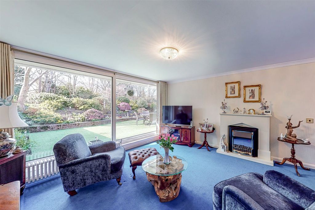 Property photo 3 of 17 Picture No. 02