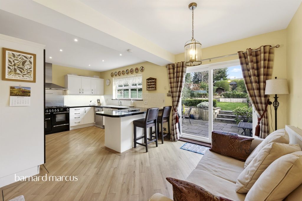 Property photo 2 of 17