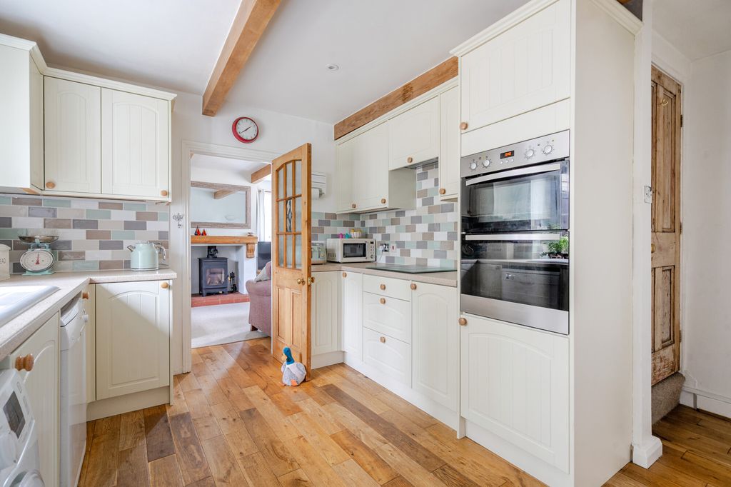 Property photo 3 of 12