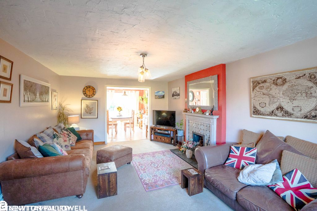 Property photo 3 of 24