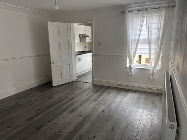 Property photo 2 of 8 Dining Area.Jpg