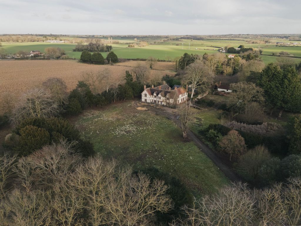 Property photo 2 of 28