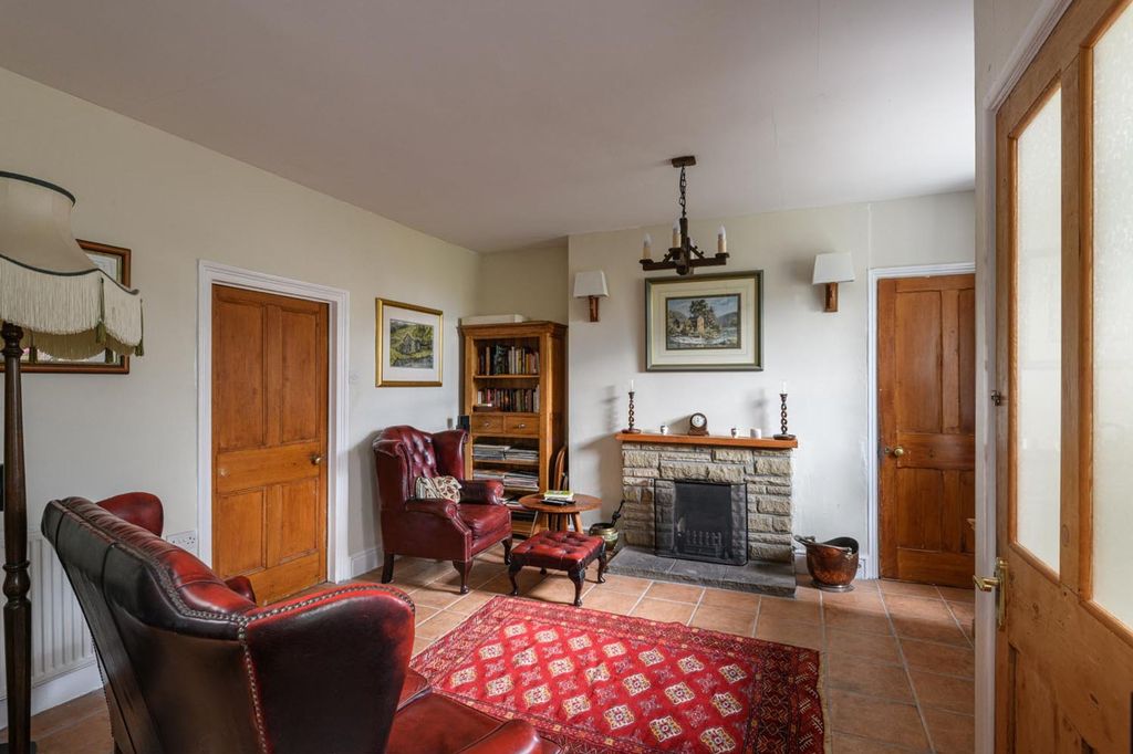 Property photo 2 of 26