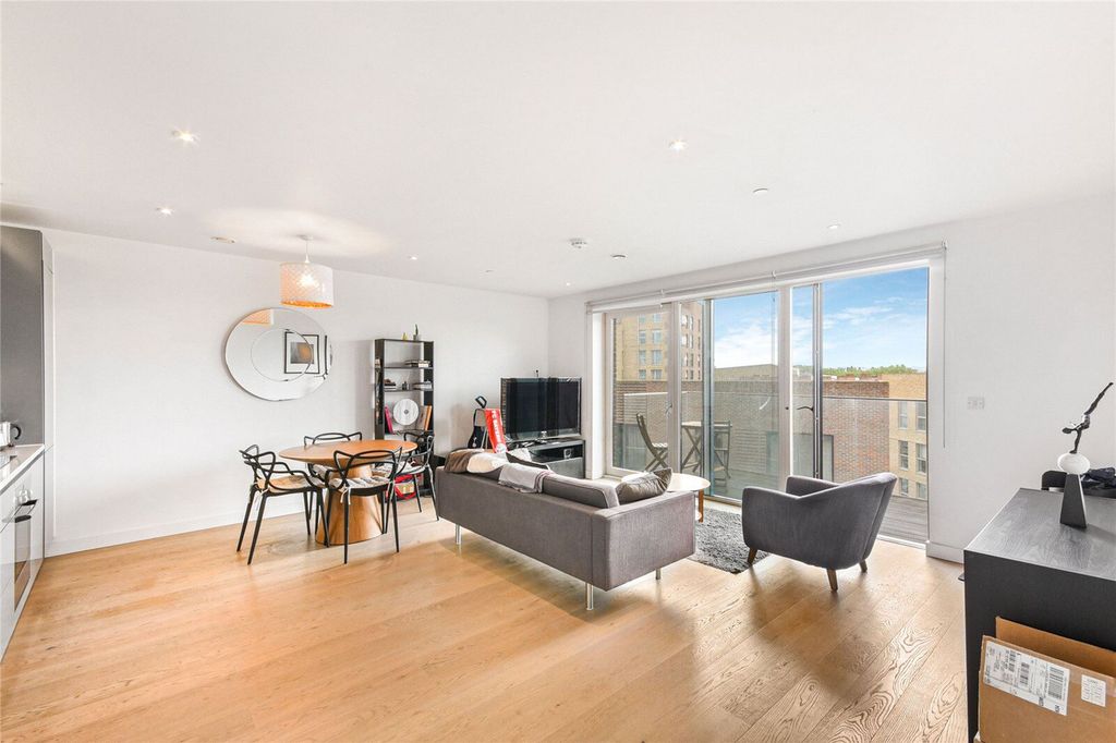 Property photo 1 of 8