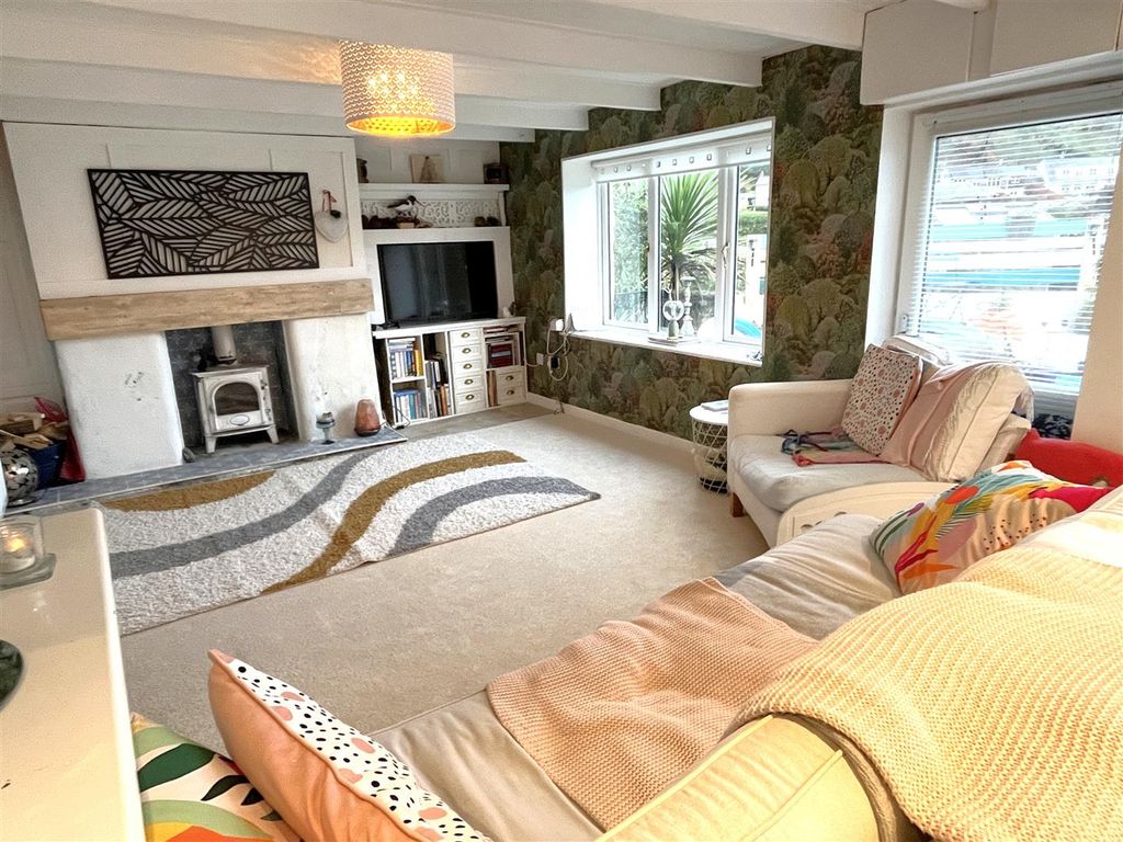 Property photo 3 of 22 Sitting Room.Jpg