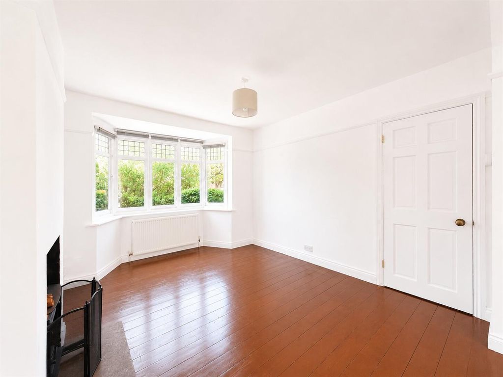 Property photo 2 of 23 C7Fee839-B896-473B-Aeb0-395Ea72A554D.Jpg