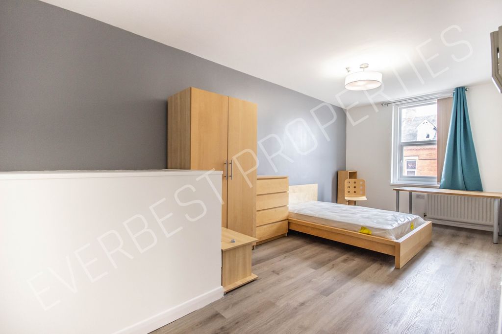 Property photo 1 of 14 4