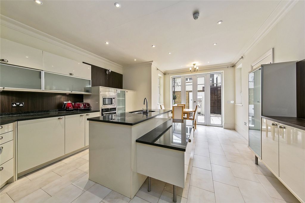 Property photo 2 of 26 Picture No. 02