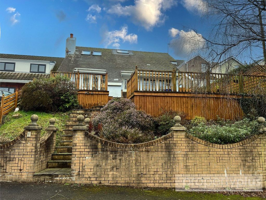 Property photo 1 of 27 Picture No. 30