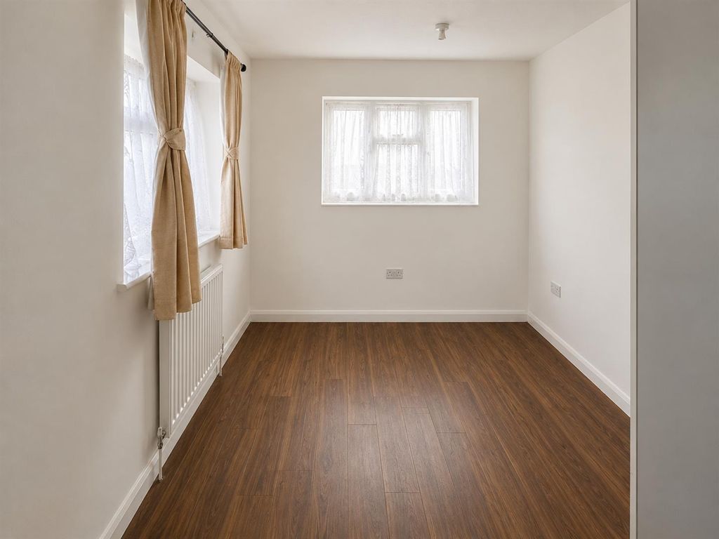 Property photo 1 of 8 Room Pic 2.Png