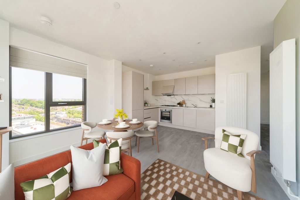 Property photo 2 of 6 Pullman Virtually Staged Living/ Kitchen / Dining